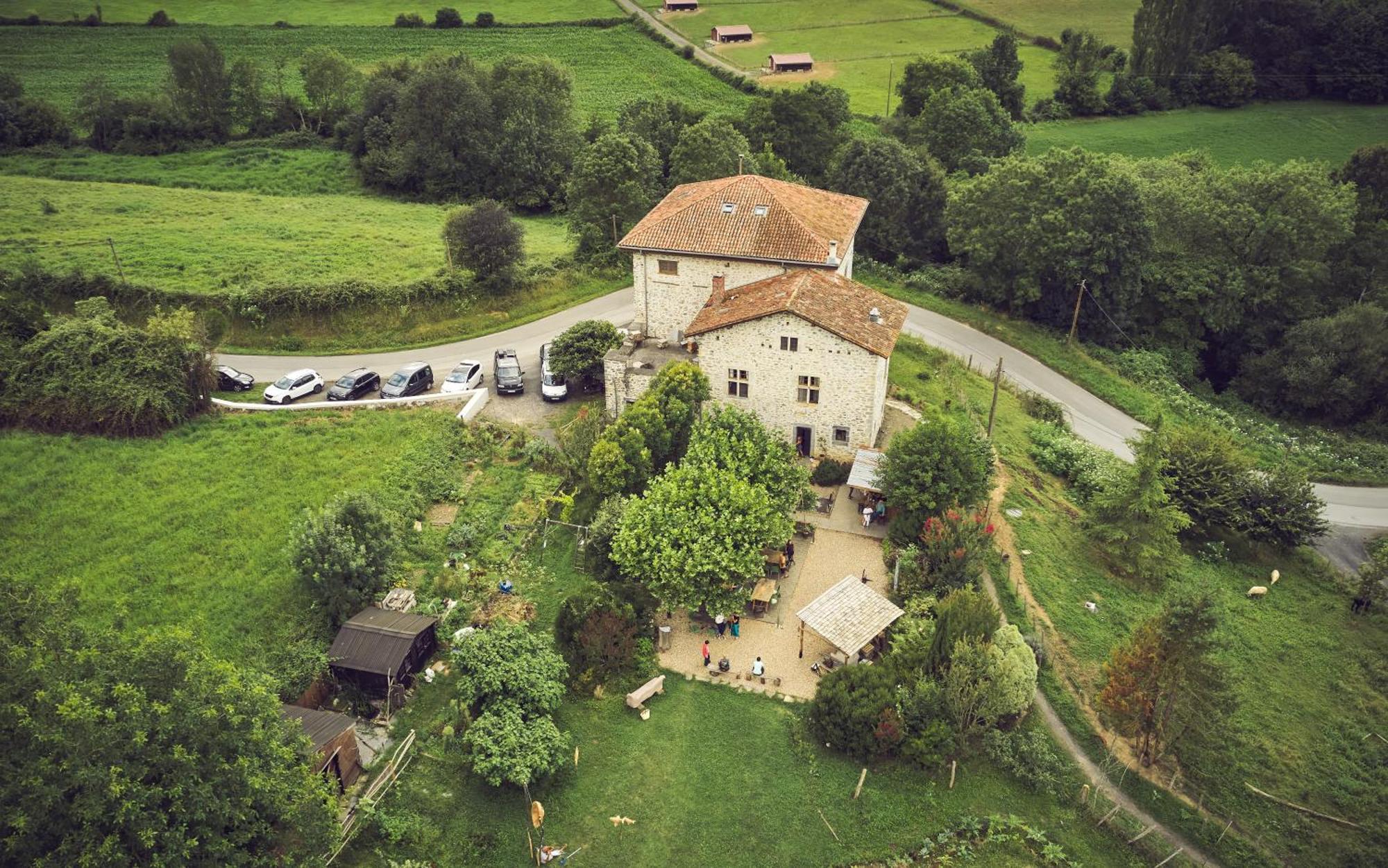 Les Fous Du Village Saint-Esteben Εξωτερικό φωτογραφία