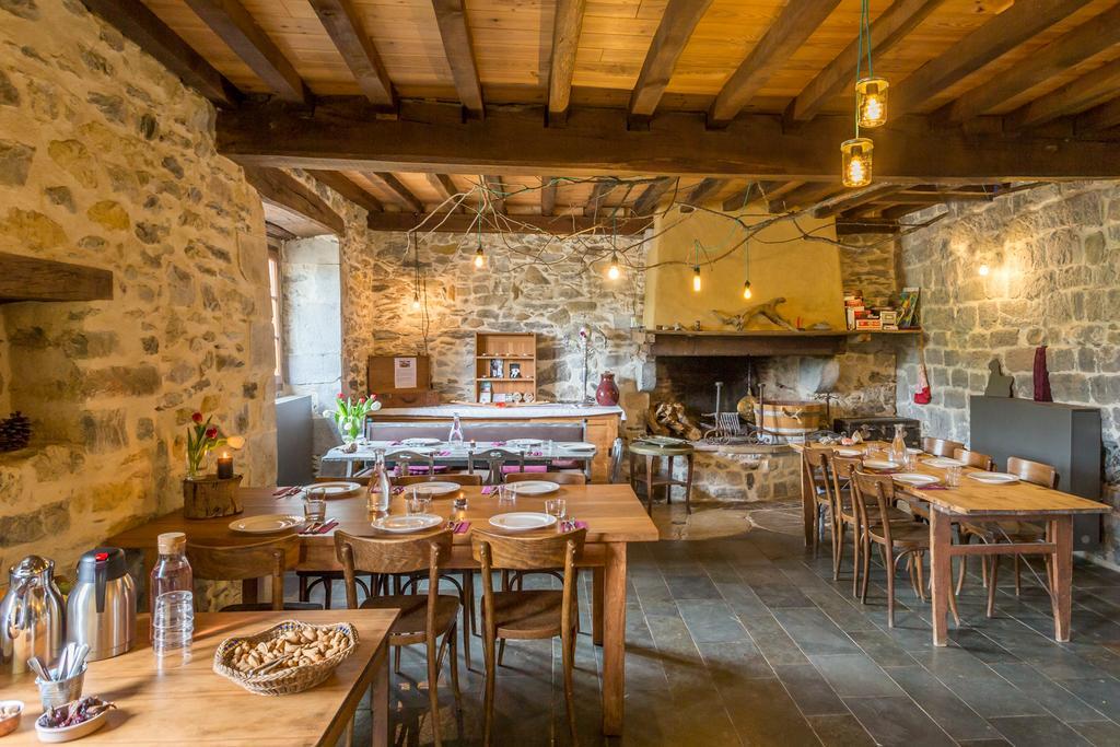 Les Fous Du Village Saint-Esteben Εξωτερικό φωτογραφία