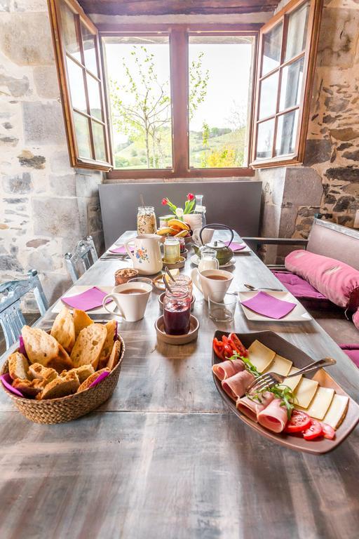 Les Fous Du Village Saint-Esteben Εξωτερικό φωτογραφία